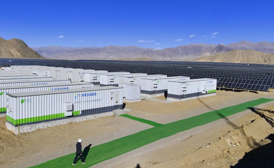 高原上的绿色奇迹 西藏日喀则50MW“光储”综合能源示范项目并网发电